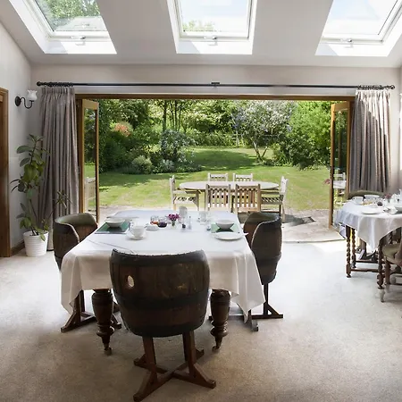 Larkrise Cottage Bed And Breakfast-2
